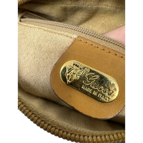 Gucci Vintage 1970s GG Monogram Crossbody Bag – White and Brown leather - Picture 16 of 16